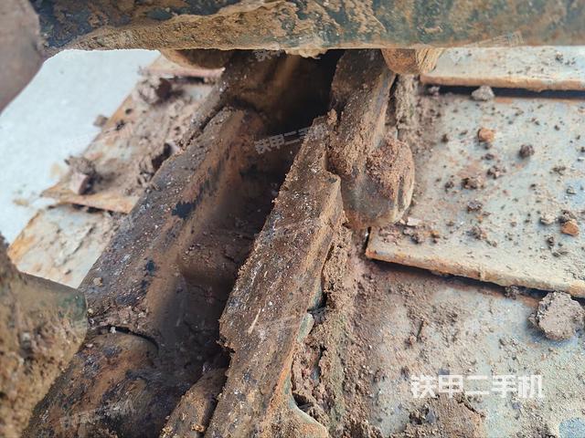 单侧履带整体（整机外观）