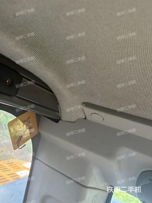 驾驶室左前45度（驾驶室部分）