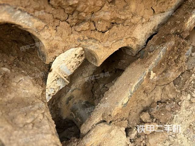 右侧行走马达盖板（行走机构）