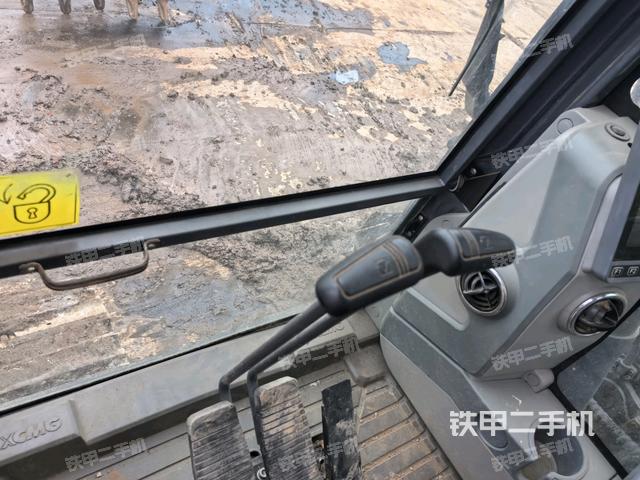 座椅左侧控制台/音响/含左手柄（驾驶室部分）