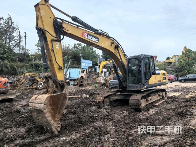 徐工XE200DA挖掘机