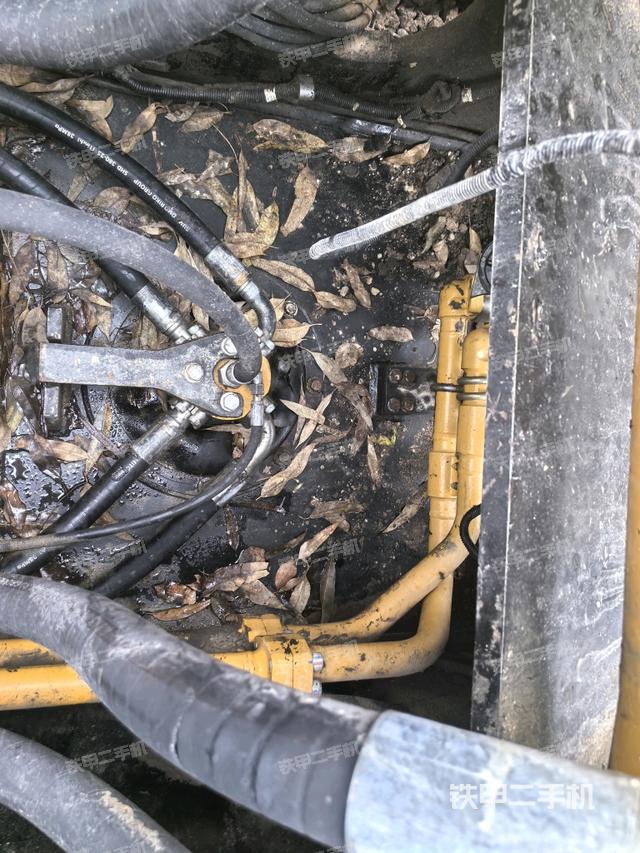 中央回转接头特写（上车部件）