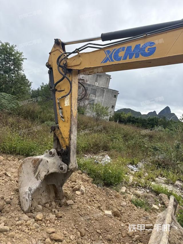 大臂背部俯视（工作和回转装置）