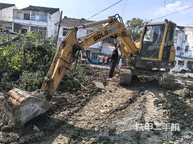 山东临工E660FL挖掘机