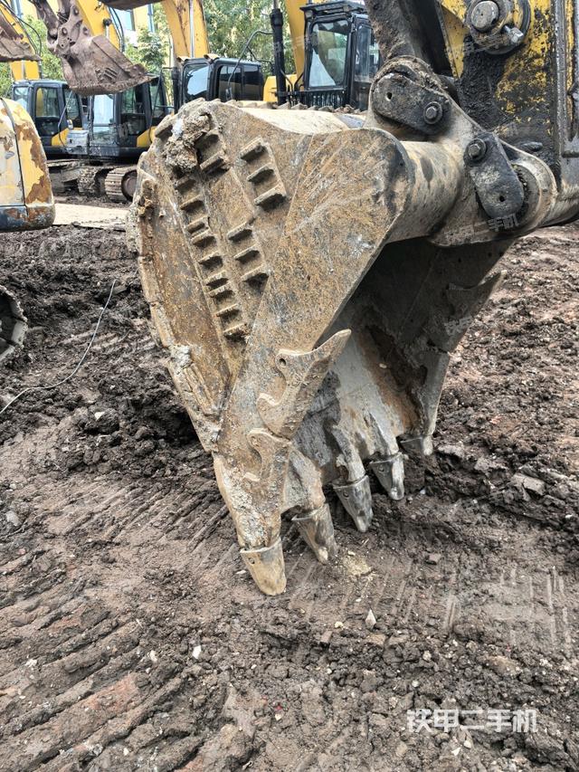 小臂整体左后（工作和回转装置）