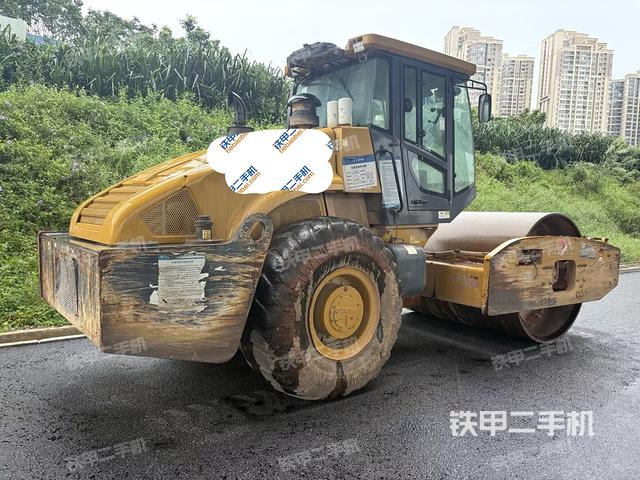 右前45°（壓路機(jī)整機(jī)外觀）