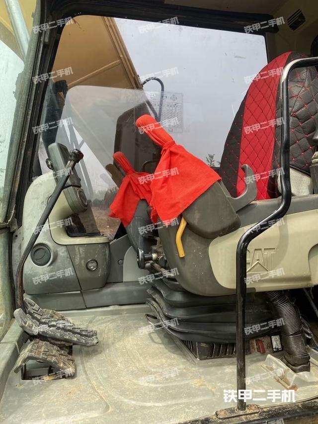 駕駛室整體（整機外觀）