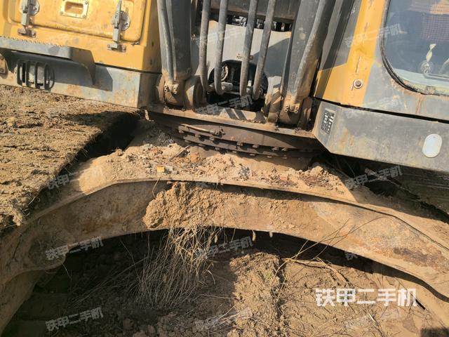 大臂背部俯视（工作和回转装置）