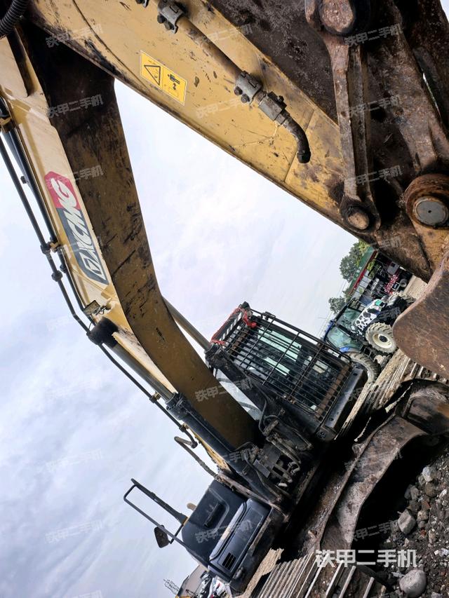 大臂整体 右侧（工作和回转装置）