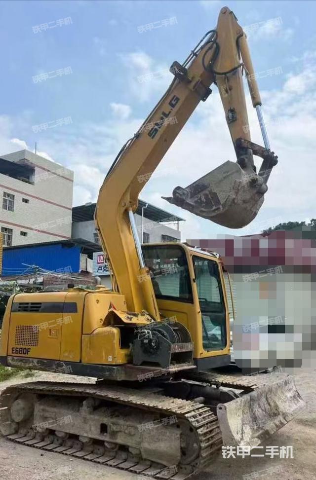 山东临工E680F挖掘机