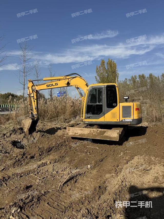 山东临工E685F挖掘机