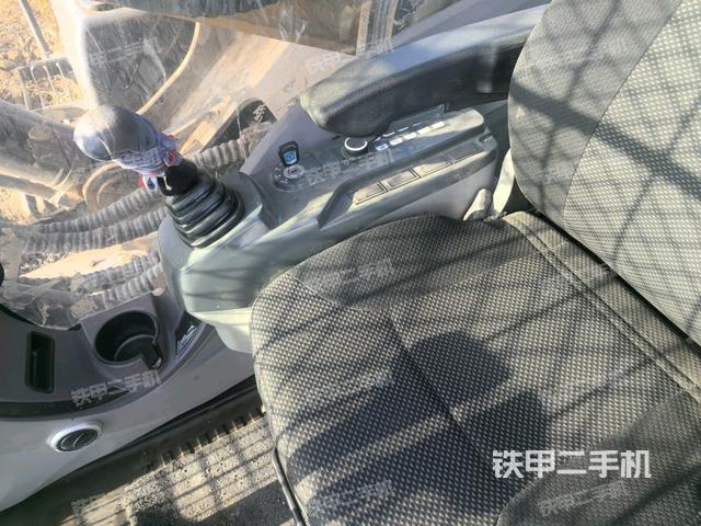 座椅后部（驾驶室部分）