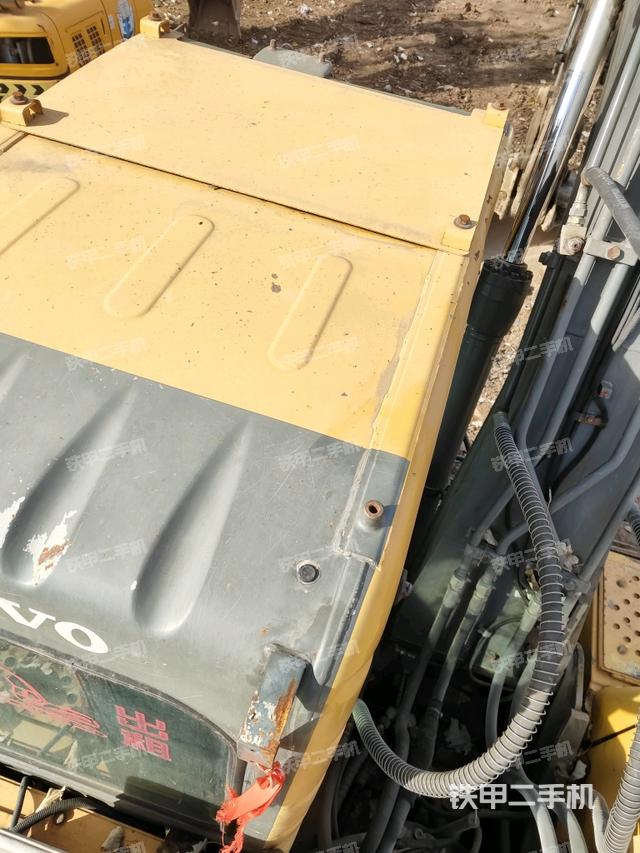 驾驶室顶部（整机外观）