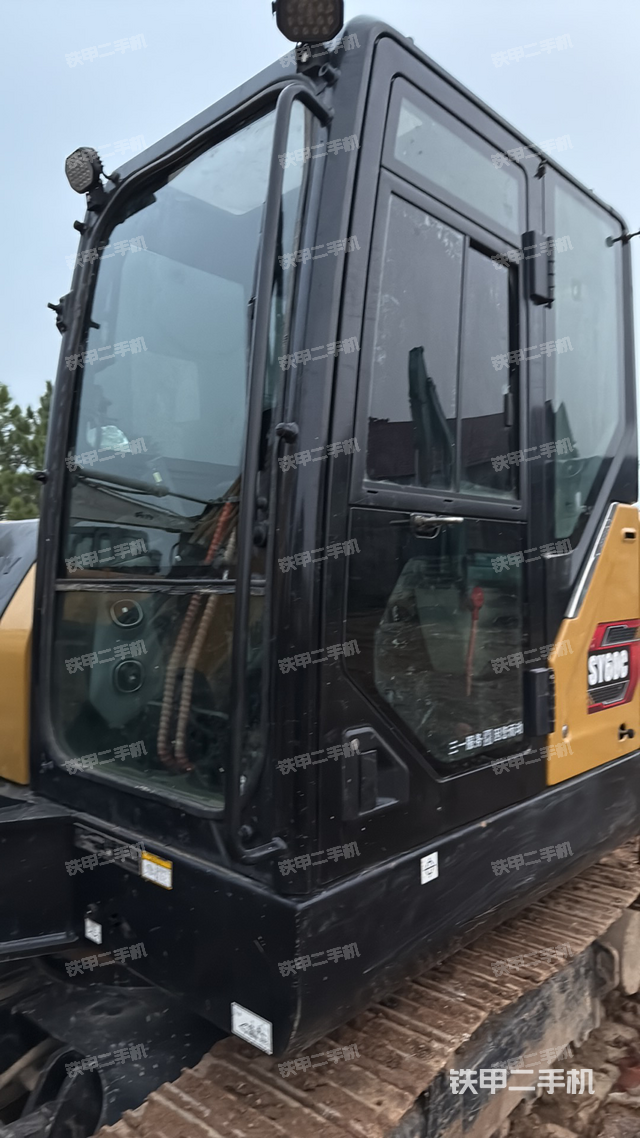 駕駛室整體（整機(jī)外觀）