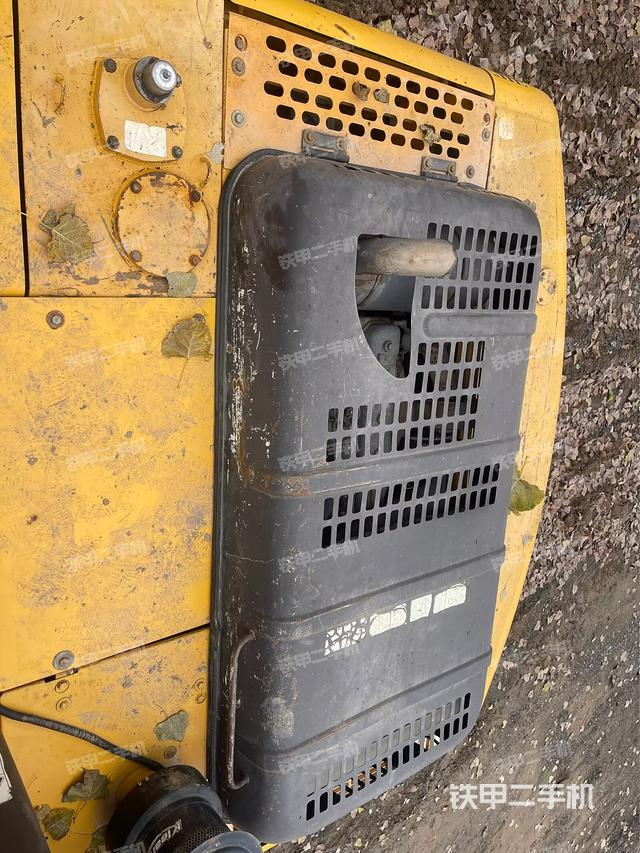 驾驶室顶部（整机外观）