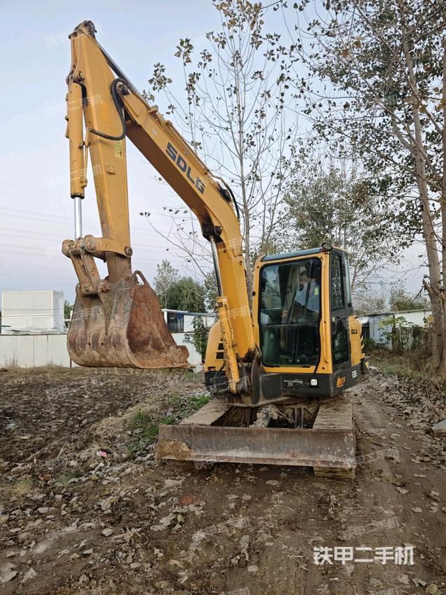 山东临工E655F挖掘机