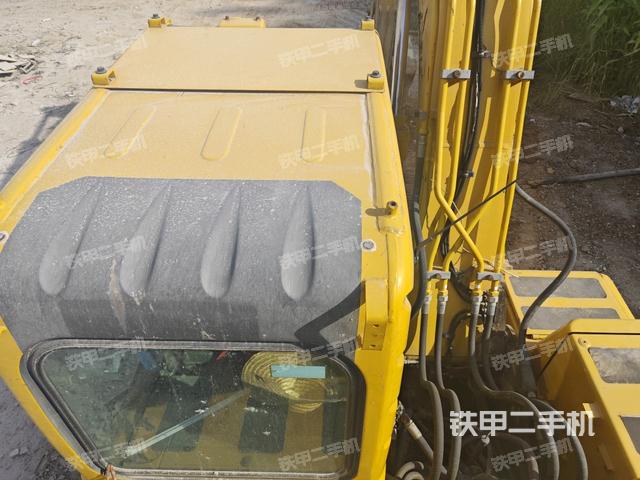 驾驶室顶部（整机外观）