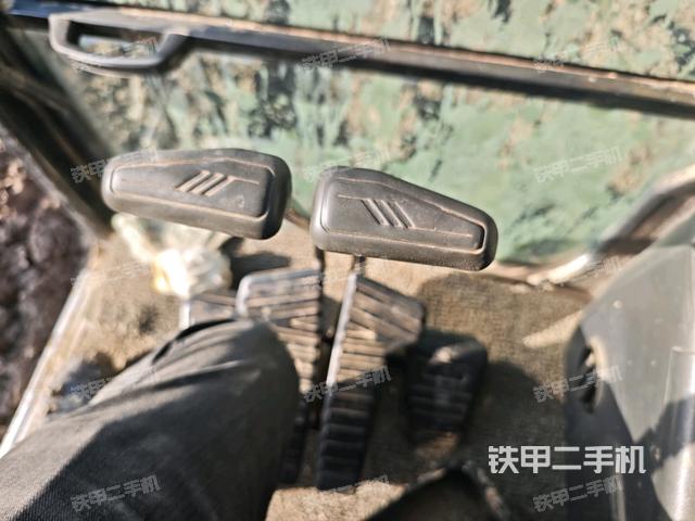 座椅左側控制臺/音響/含左手柄（駕駛室部分）