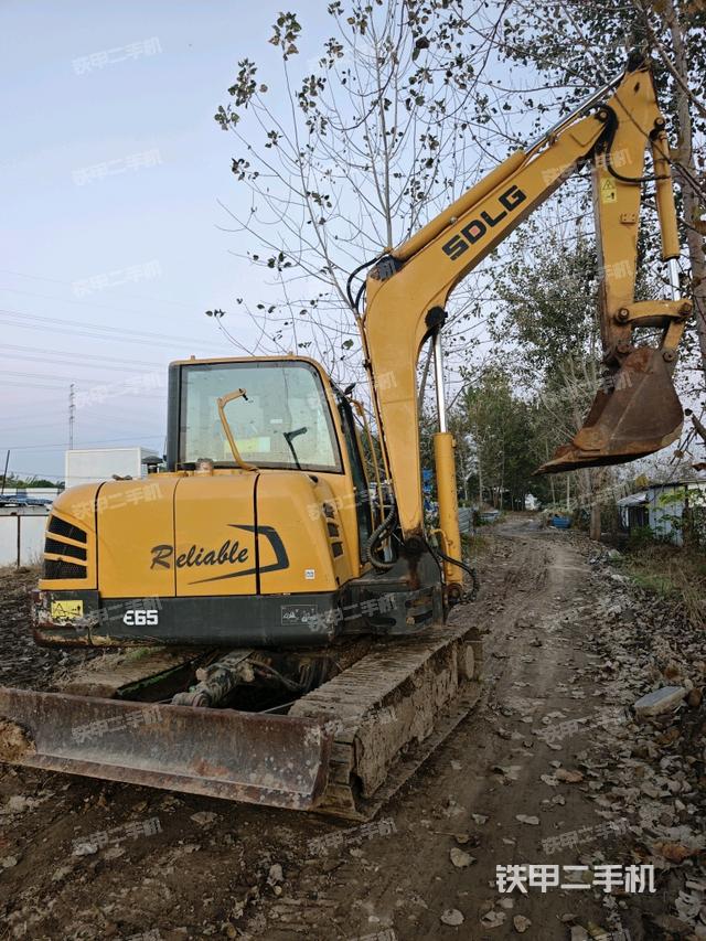 大臂整体 右侧（工作和回转装置）