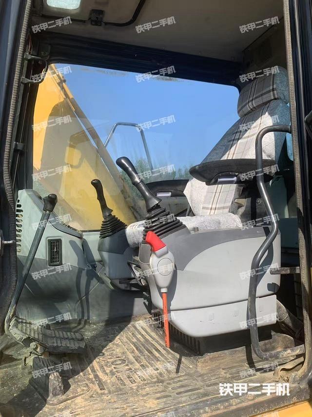 驾驶室整体（整机外观）