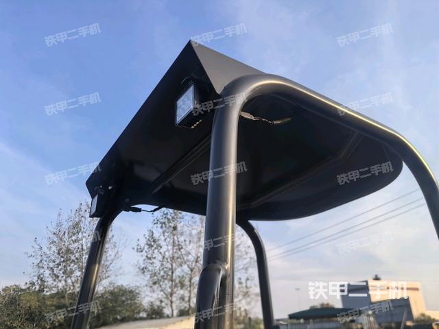 驾驶室顶部（整机外观）