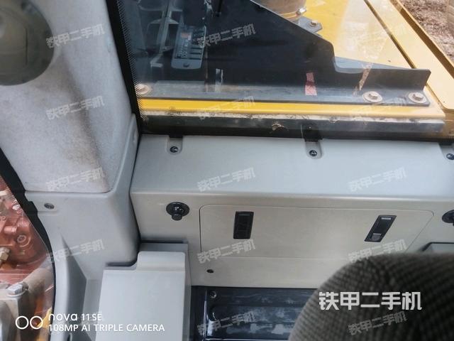 右側(cè)玻璃角標（駕駛室部分）