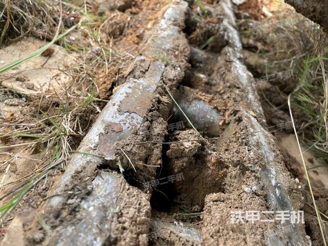 右侧行走马达盖板（行走机构）