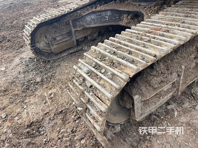 單側(cè)履帶整體（整機(jī)外觀）