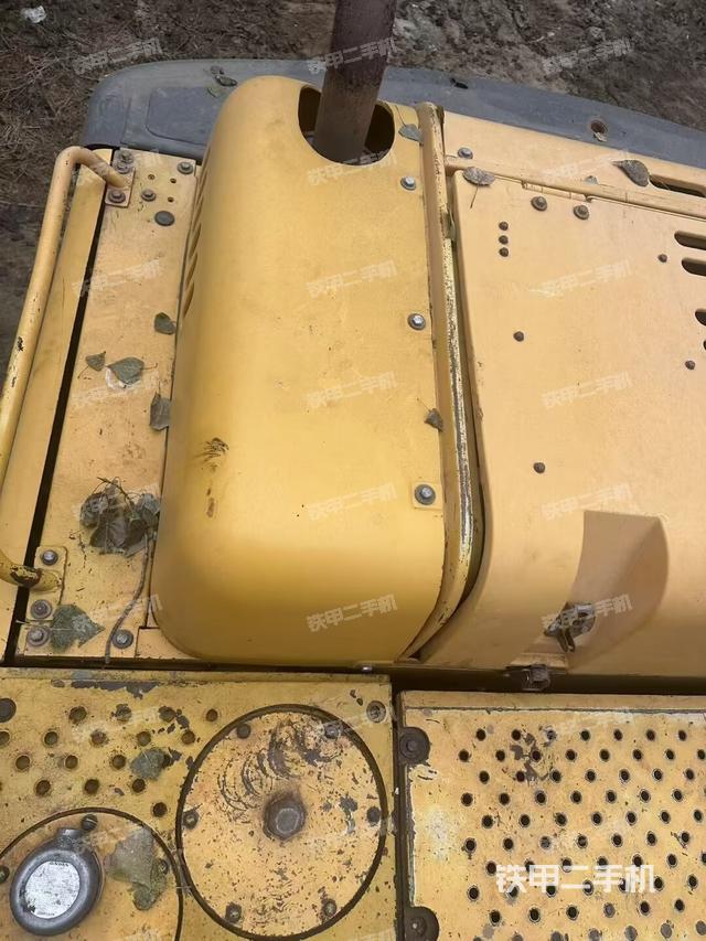 驾驶室顶部（整机外观）