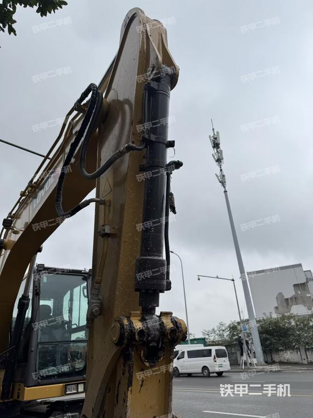 小臂整體右前（工作和回轉(zhuǎn)裝置）