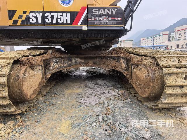 转盘和下车架正前（工作和回转装置）