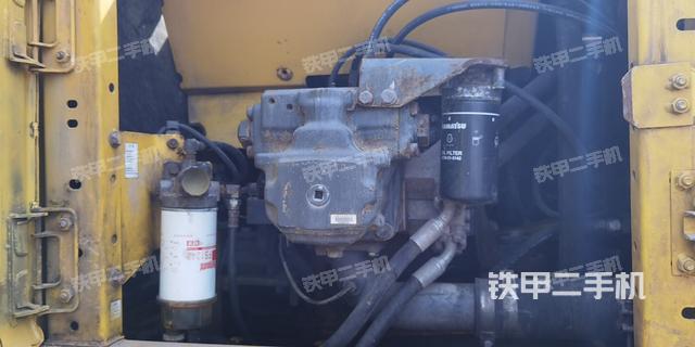 液壓泵艙室正面整體（整機(jī)外觀）