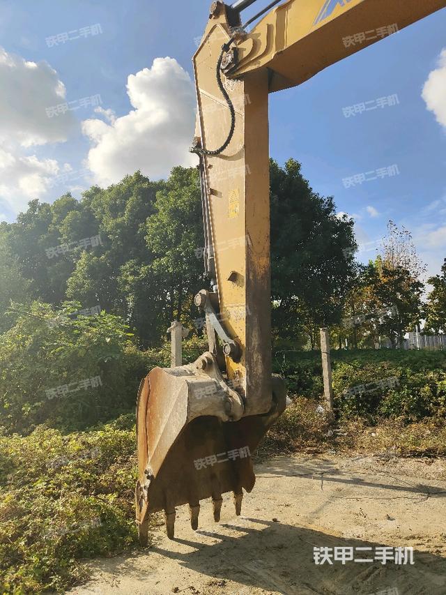 小臂整体左后（工作和回转装置）