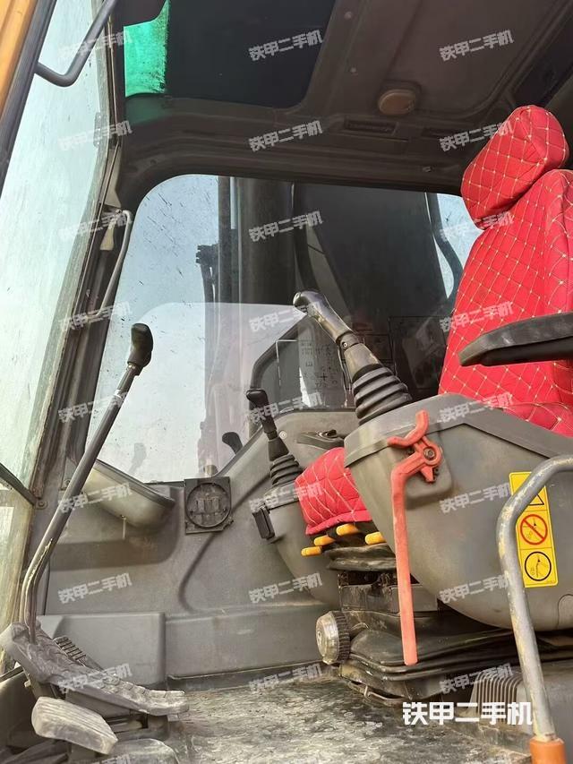 驾驶室整体（整机外观）