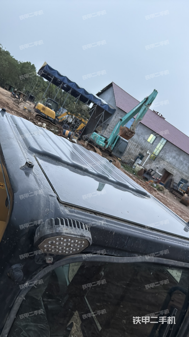 駕駛室頂部（整機(jī)外觀）