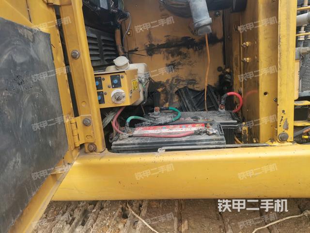 電瓶（大件艙室）