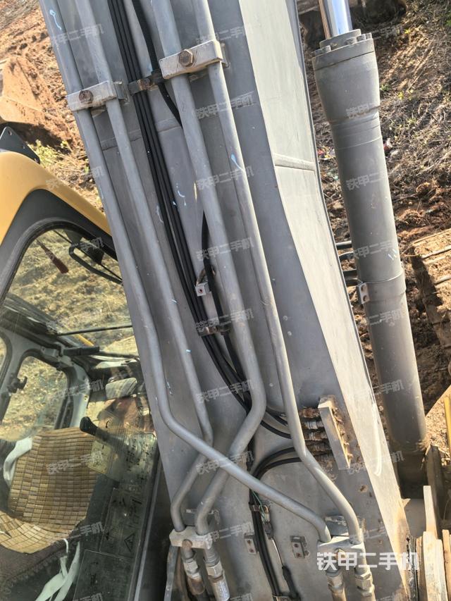 铲斗右后整体（工作和回转装置）