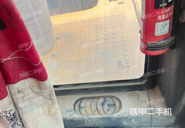 后窗玻璃角标（驾驶室部分）