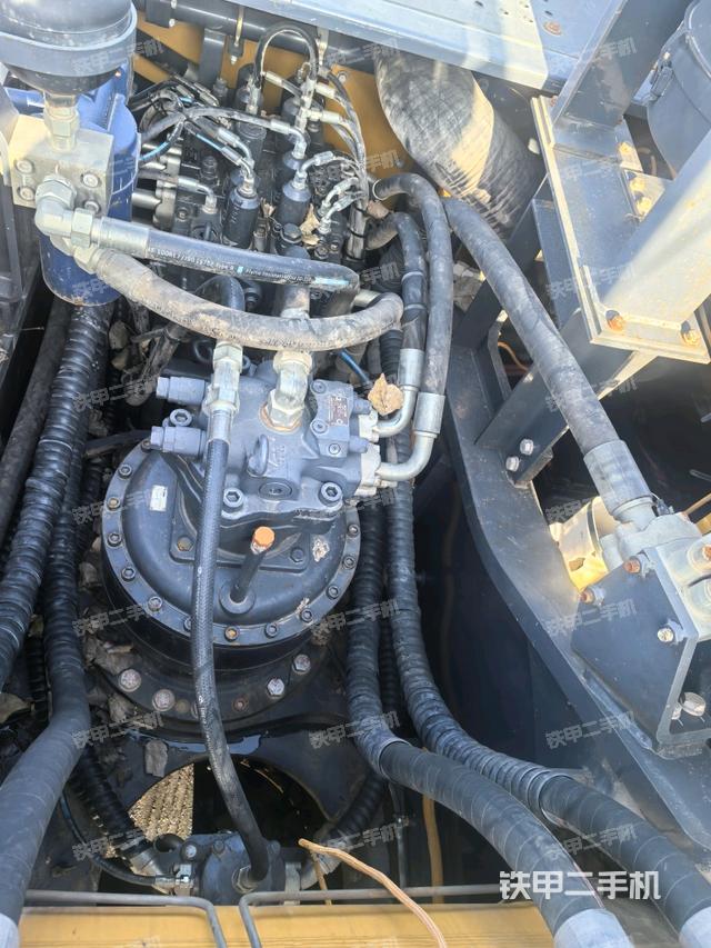 发动机室（上车部件）