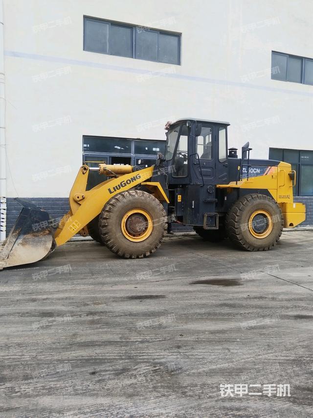 右前轮（行走机构）