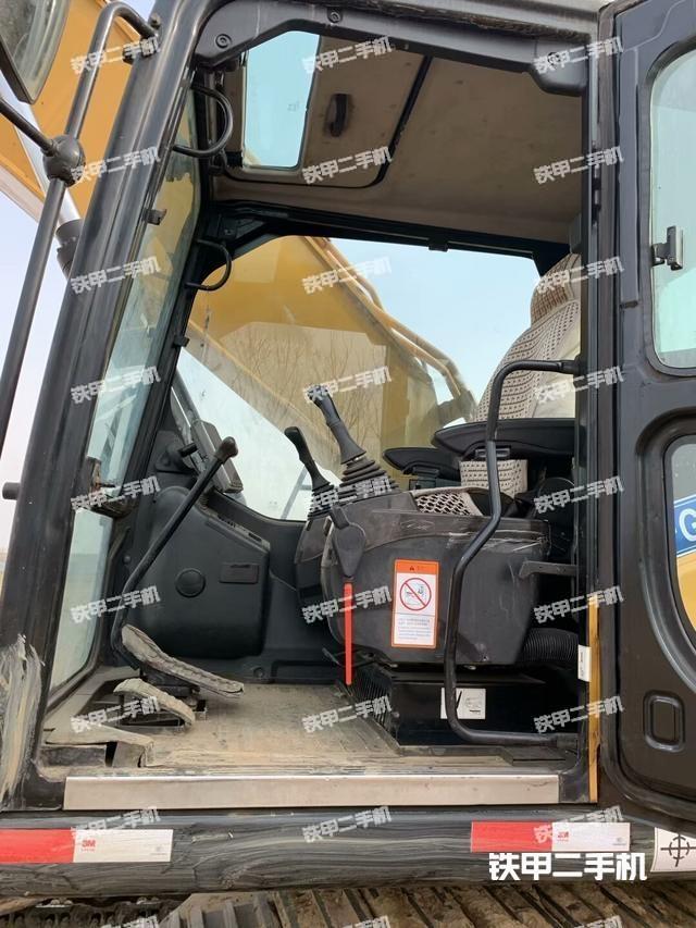 駕駛室整體（整機(jī)外觀）