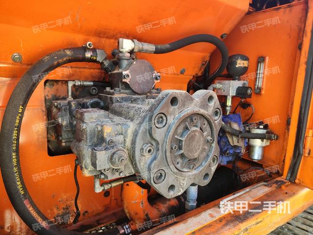 液压泵斜45 左（大件舱室）