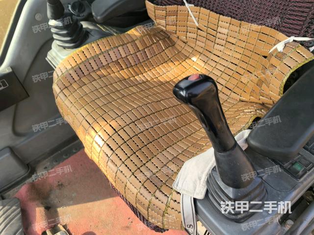 座椅后部（驾驶室部分）