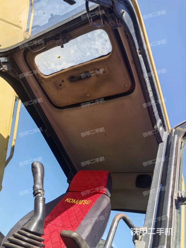 驾驶室顶部（整机外观）