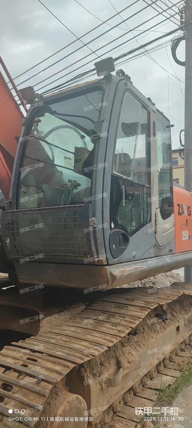 駕駛室整體（整機(jī)外觀）