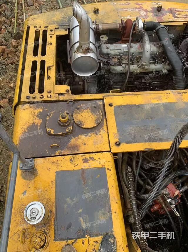 驾驶室顶部（整机外观）