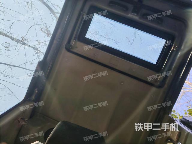 驾驶室顶部（整机外观）