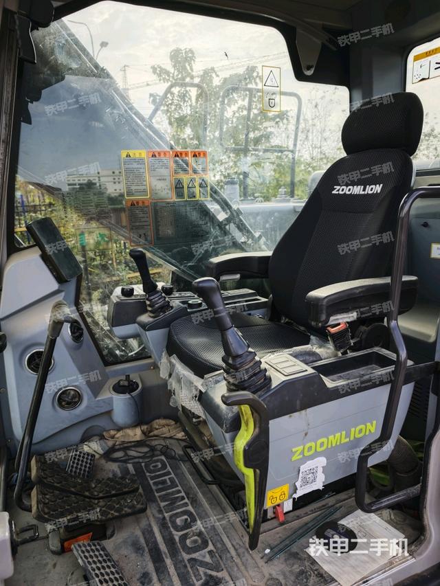 座椅左側控制臺/音響/含左手柄（駕駛室部分）