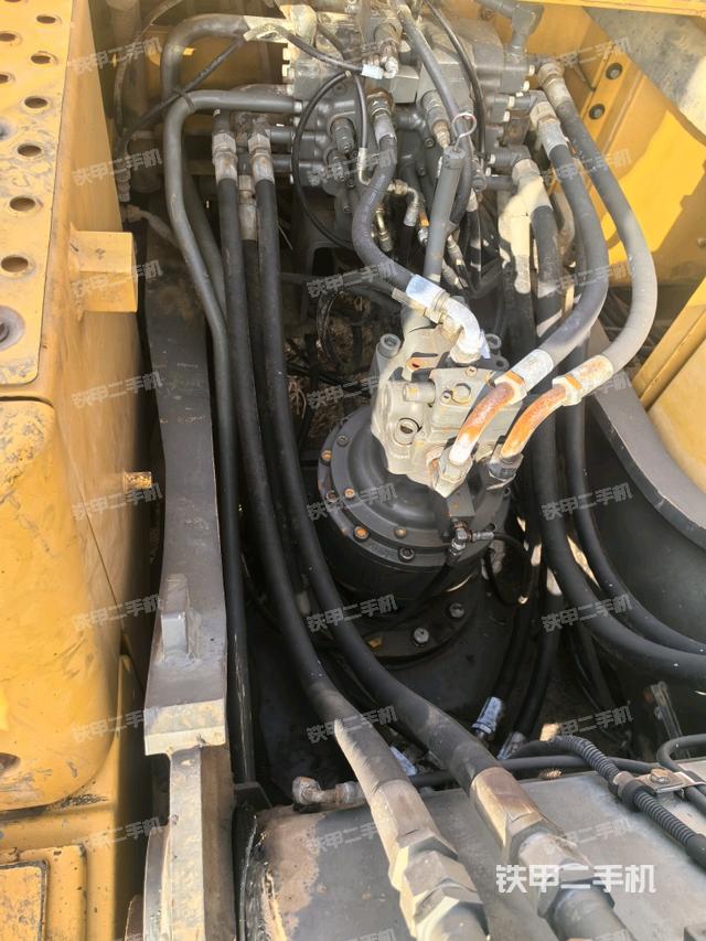 发动机室（上车部件）