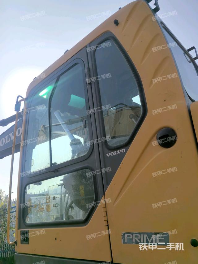 座椅左侧控制台/音响/含左手柄（驾驶室部分）